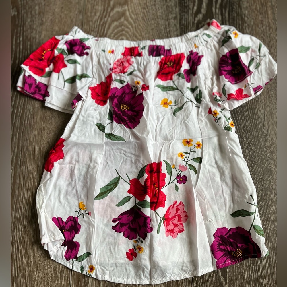 Old Navy top - off the shoulder flower print